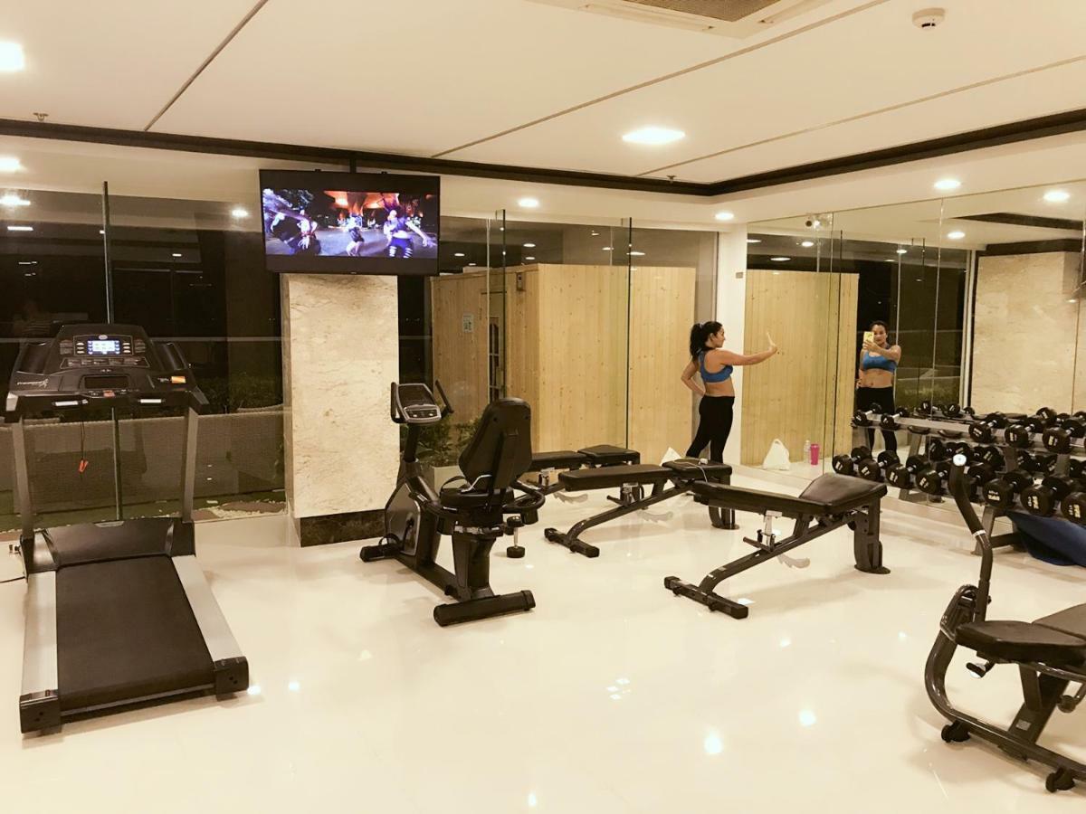 The Peak Towers Apartment Pattaya Bagian luar foto