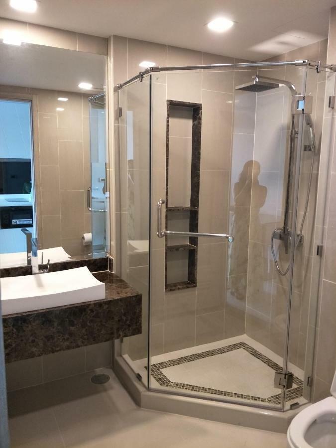 The Peak Towers Apartment Pattaya Bagian luar foto