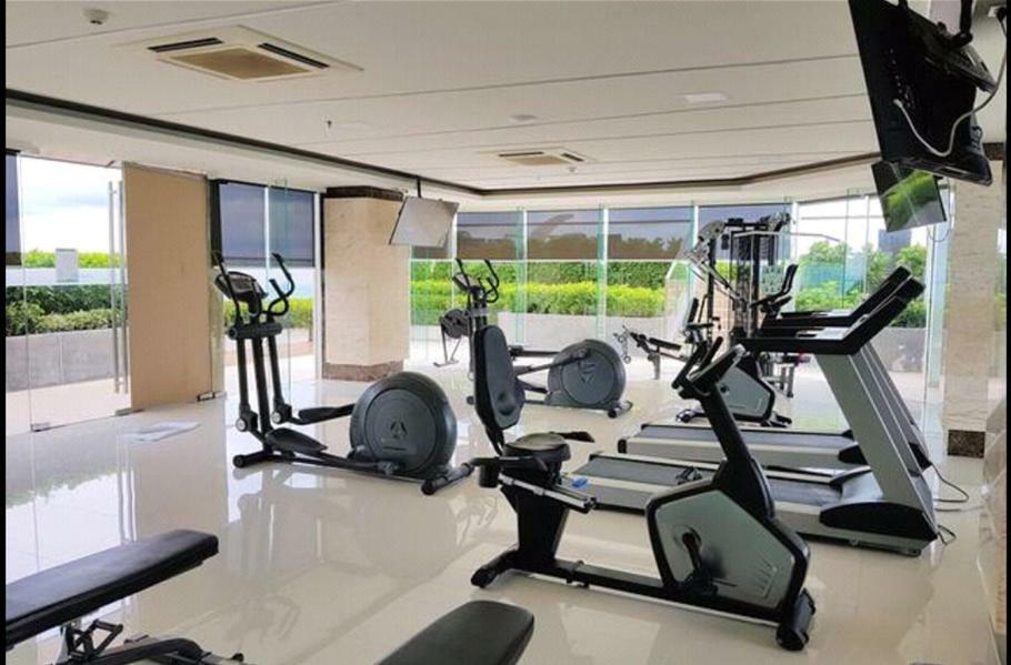The Peak Towers Apartment Pattaya Bagian luar foto