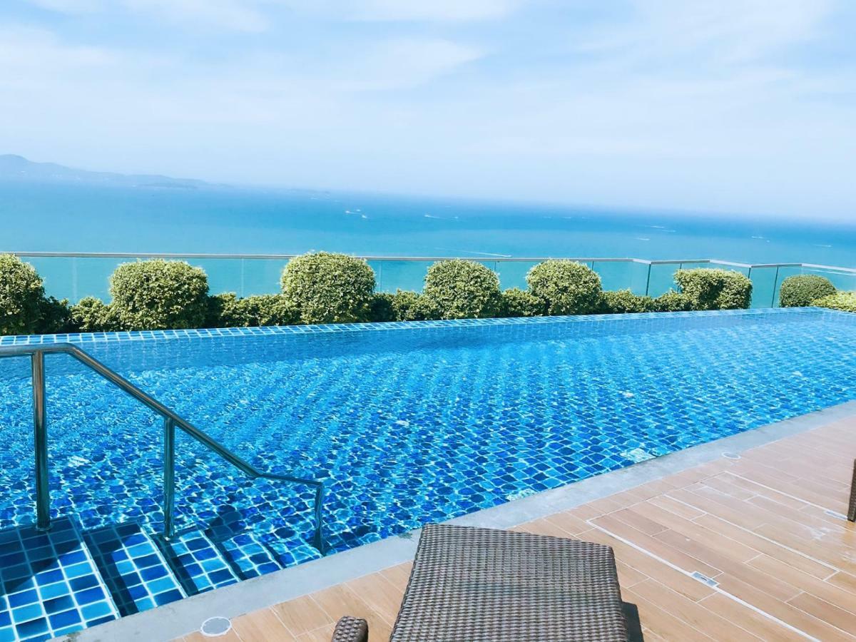 The Peak Towers Apartment Pattaya Bagian luar foto