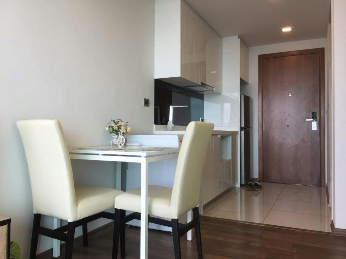 The Peak Towers Apartment Pattaya Bagian luar foto