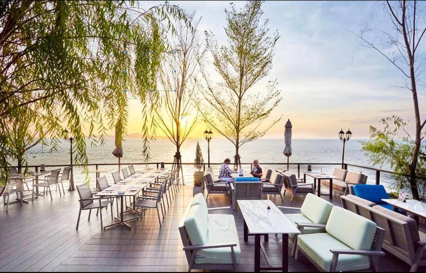 The Peak Towers Apartment Pattaya Bagian luar foto